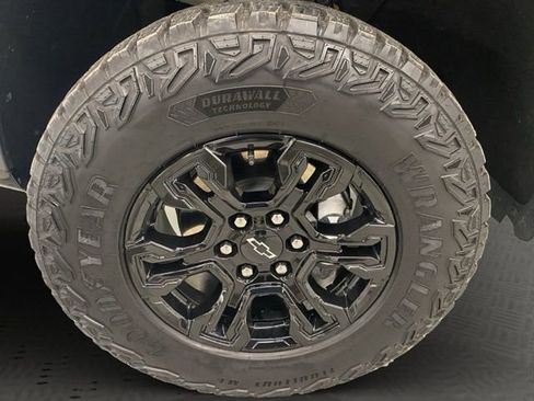 Used 2024 Chevrolet Silverado 1500 ZR2 w/ Technology Package image 28