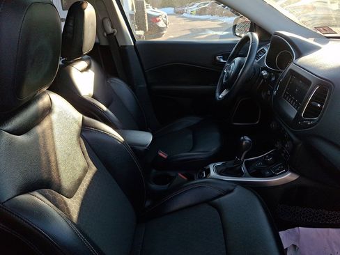 Used 2019 Jeep Compass Latitude w/ Cold Weather Group image 11