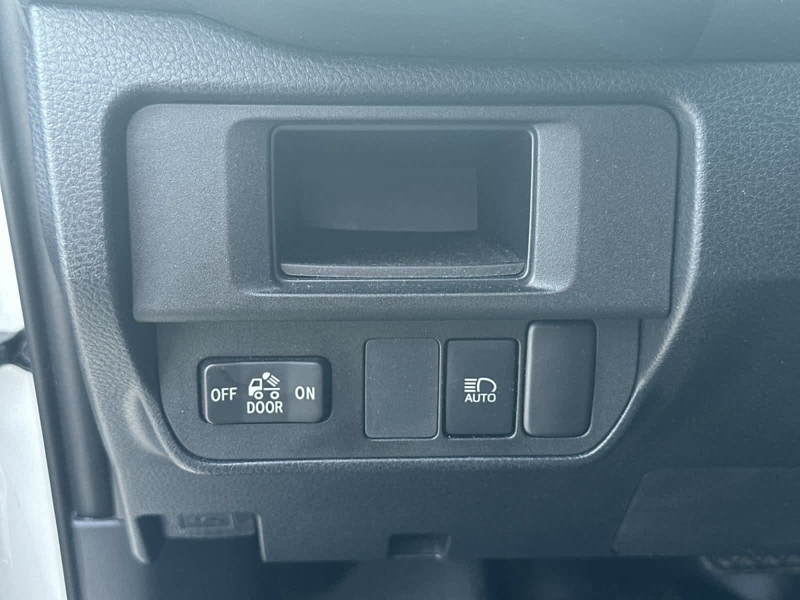 Used 2019 Toyota Tacoma SR w/ SR Convenience Package RWD image 21