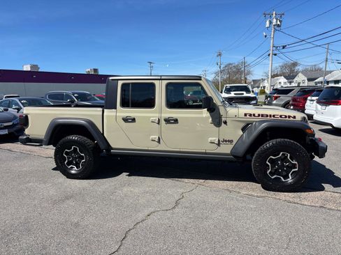 Used 2022 Jeep Gladiator Rubicon w/ LED Lighting Group AWD/4WD image 2