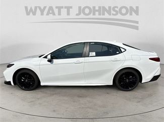 Used 2025 Toyota Camry SE video 2