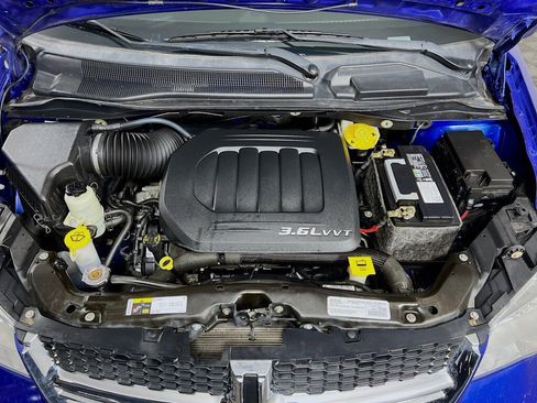 Used 2018 Dodge Grand Caravan SE w/ UConnect Hands-Free Group image 29