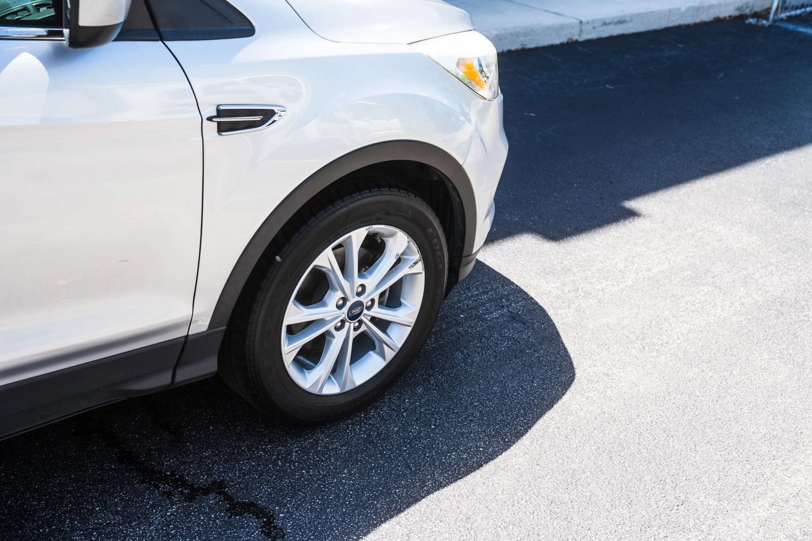 Used 2019 Ford Escape SE FWD image 5