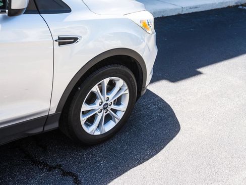Used 2019 Ford Escape SE FWD image 5