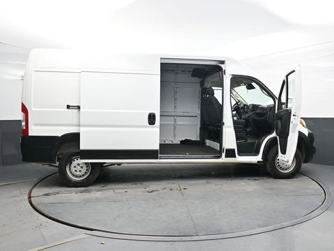 Used 2024 RAM ProMaster 2500 w/ Convenience Group FWD image 45