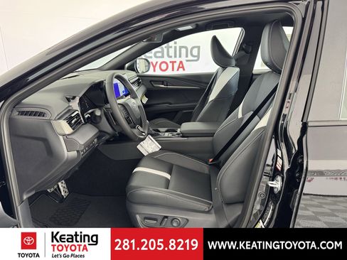 New 2026 Toyota Camry Hybrid FWD image 5