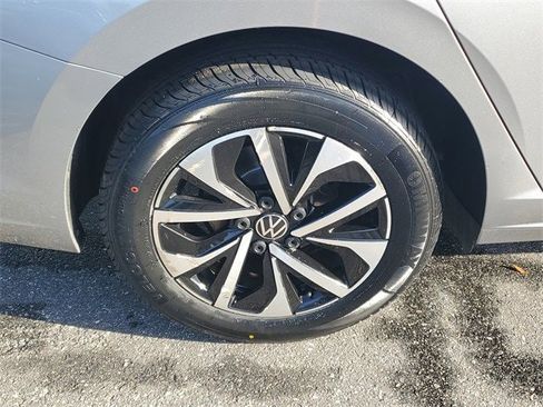 Certified 2023 Volkswagen Jetta S image 5