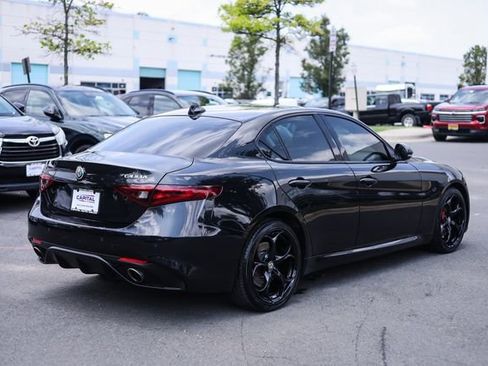 Used 2018 Alfa Romeo Giulia Ti Sport w/ Quick Order Package 22S Sport AWD/4WD image 12