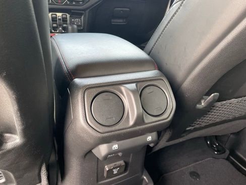 Used 2024 Jeep Wrangler Unlimited Rubicon AWD/4WD image 26
