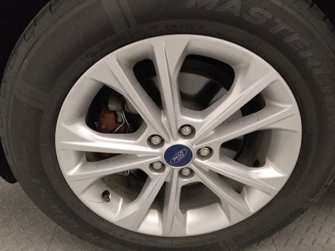 Used 2018 Ford Escape SE w/ SE Sync 3 Package image 31