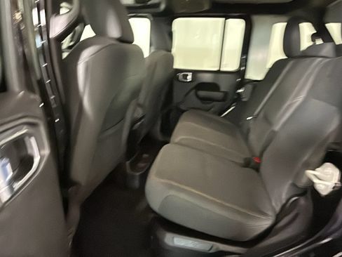 Used 2024 Jeep Wrangler Unlimited w/ Convenience Group AWD/4WD image 29