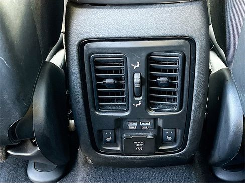 Used 2023 Dodge Durango GT image 25