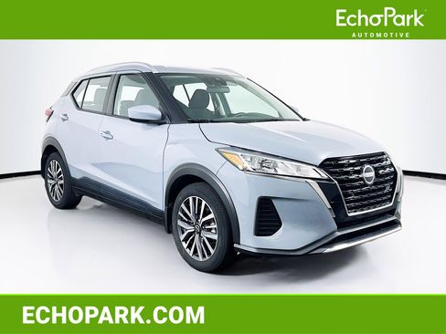 Used 2024 Nissan Kicks SV FWD image 1