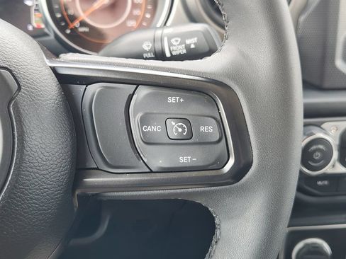 Used 2023 Jeep Gladiator Sport AWD/4WD image 27