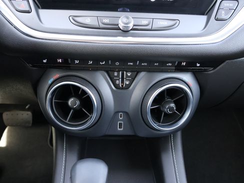 Used 2023 Chevrolet Blazer LT image 24