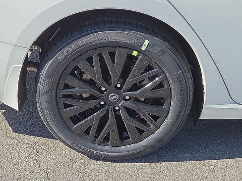 New 2026 Nissan Altima 2.5 SV FWD image 7