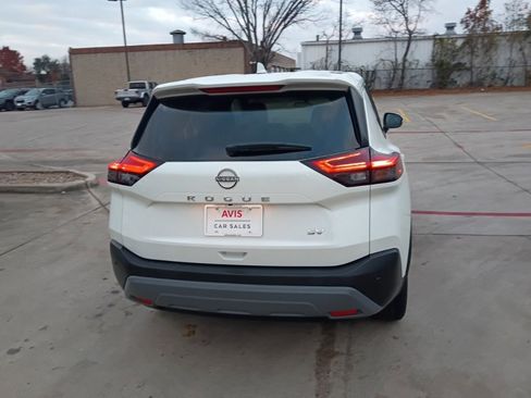 Used 2023 Nissan Rogue SV image 10