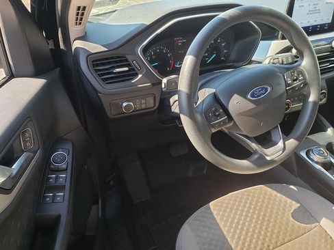 Used 2020 Ford Escape SE image 10