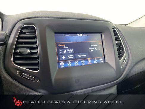 Used 2019 Jeep Compass Latitude w/ Cold Weather Group AWD/4WD image 5