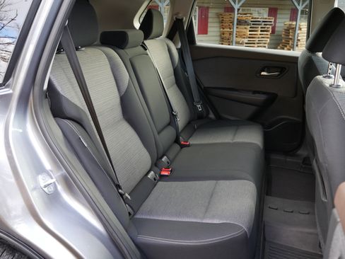 Certified 2022 Nissan Rogue SV image 24