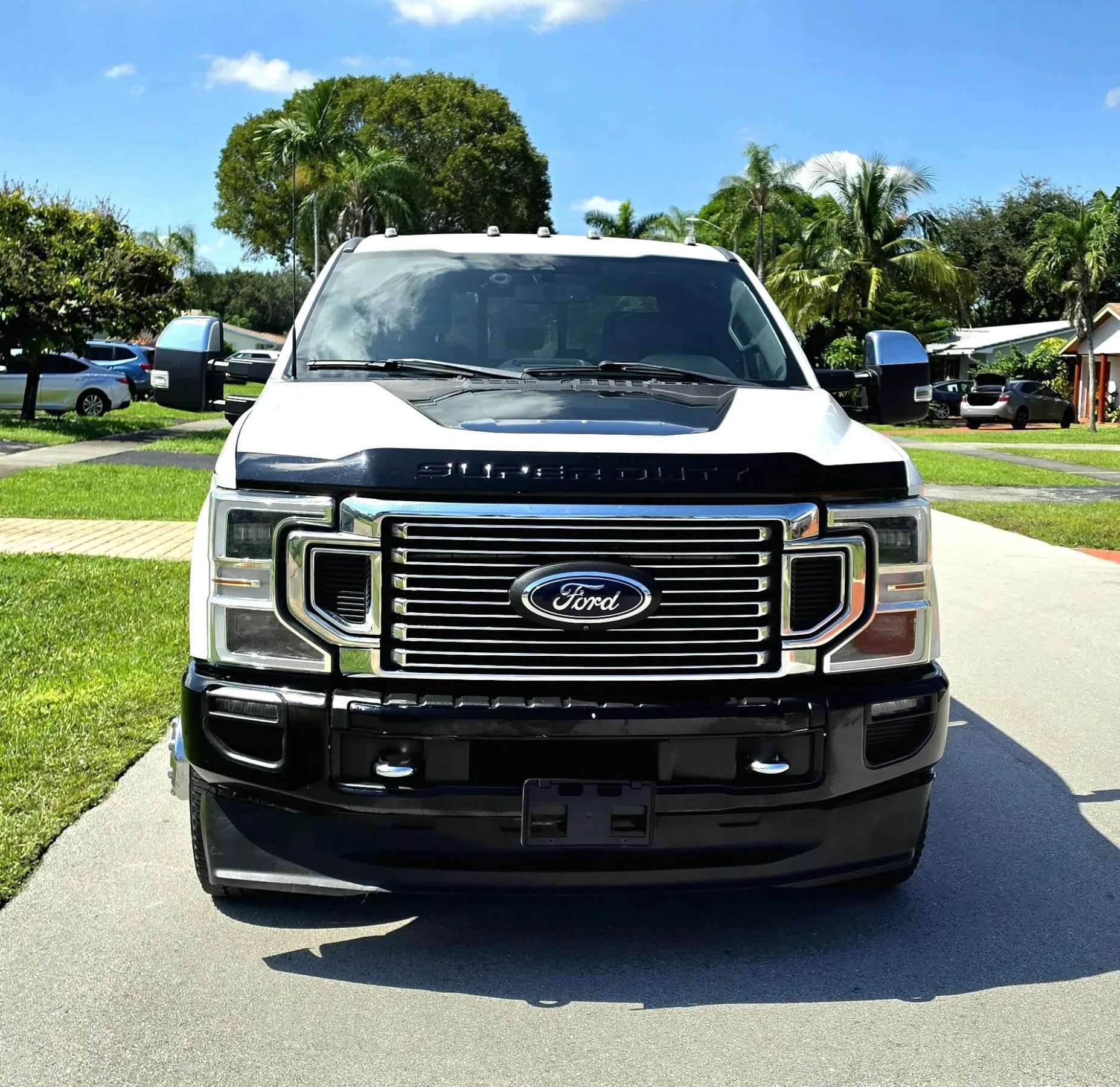 Used 2022 Ford F350 Platinum AWD/4WD image 2