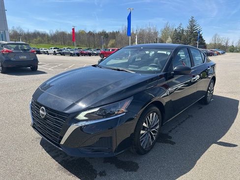 Certified 2025 Nissan Altima 2.5 SV image 9