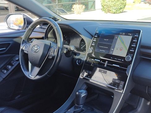 Used 2020 Toyota Avalon XLE image 31