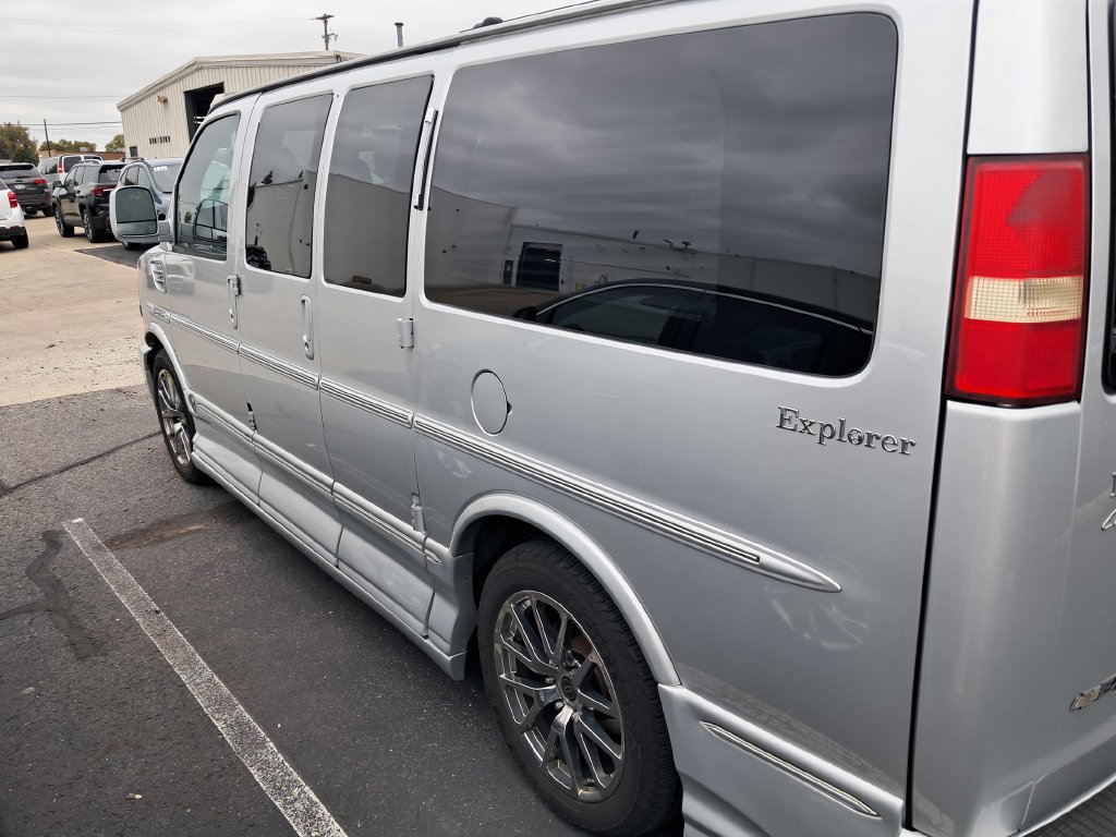 Used 2014 Chevrolet Express 1500 RWD image 8
