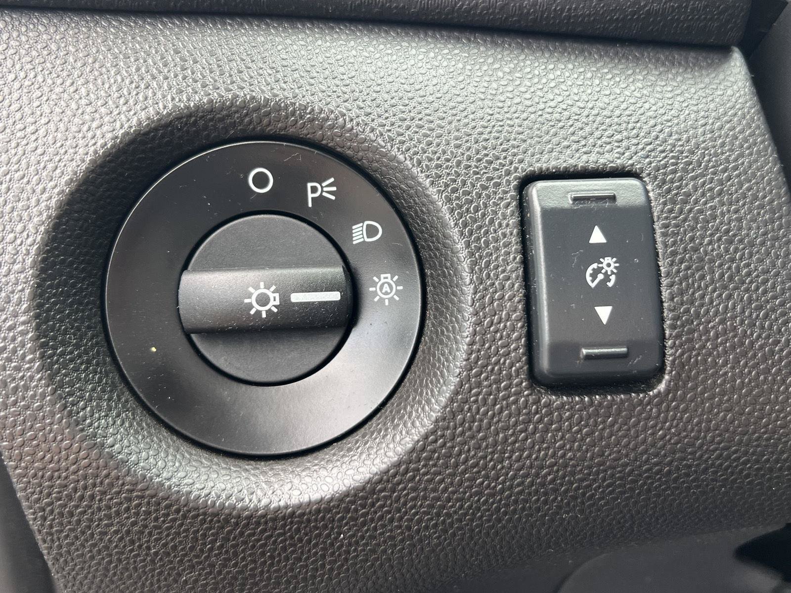 Used 2018 Ford Fiesta SE FWD image 29
