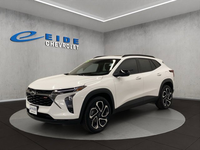 Used 2025 Chevrolet Trax RS w/ Sunroof Package FWD image 11