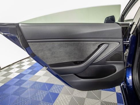 Used 2018 Tesla Model 3 Long Range image 14