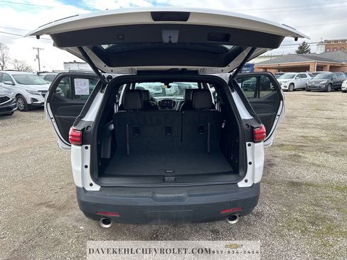Used 2023 Chevrolet Traverse RS image 32