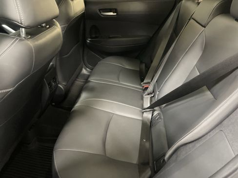 Used 2022 Toyota Corolla Cross XLE FWD image 32