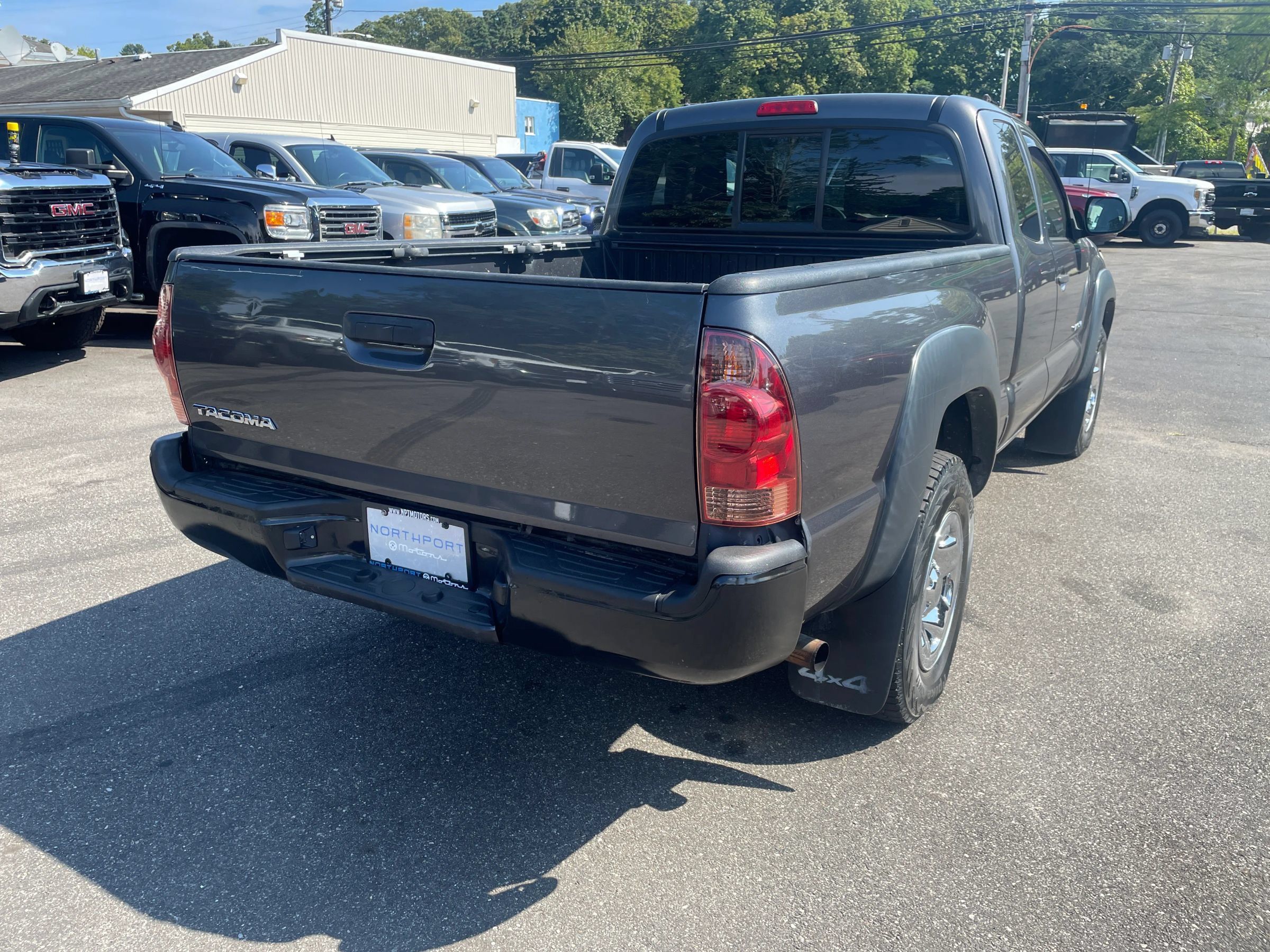 Used 2015 Toyota Tacoma 4x4 Access Cab w/ Convenience Package image 5