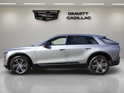 New 2026 Cadillac Lyriq Luxury image 2