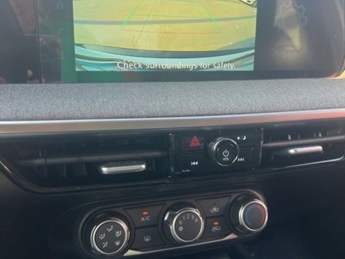 New 2025 Nissan Kicks SV image 16