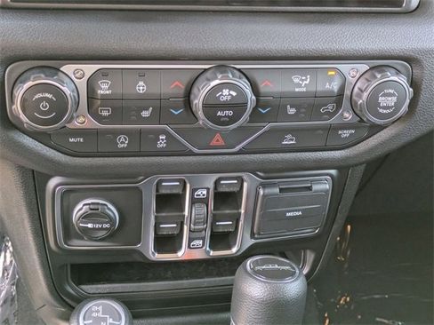 New 2025 Jeep Gladiator Sport image 20