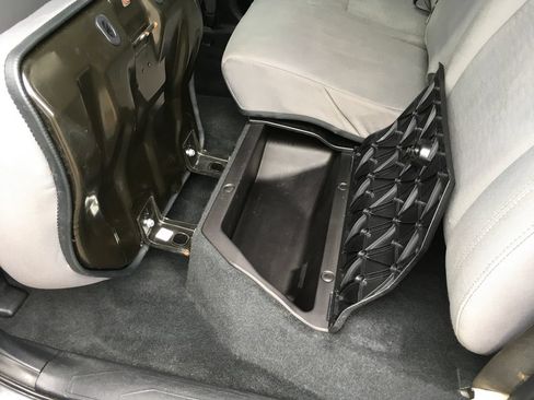 Used 2019 Toyota Tacoma SR5 AWD/4WD image 28