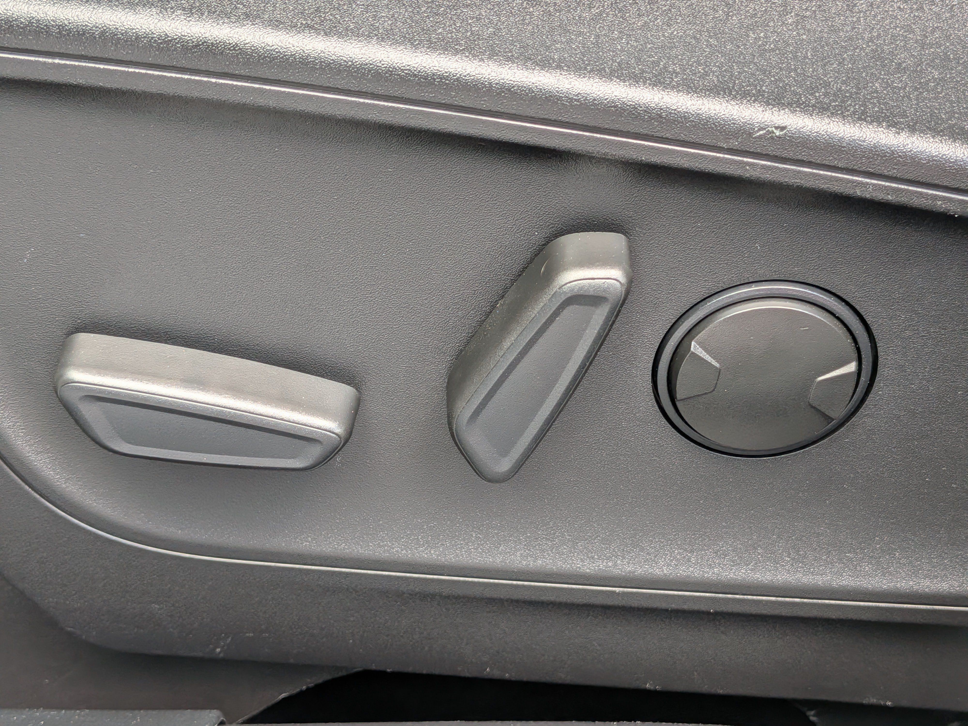 Used 2022 Ford Escape SEL FWD image 22