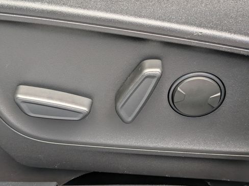 Used 2022 Ford Escape SEL FWD image 22