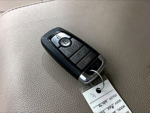 Used 2024 Ford Expedition Max XLT image 13