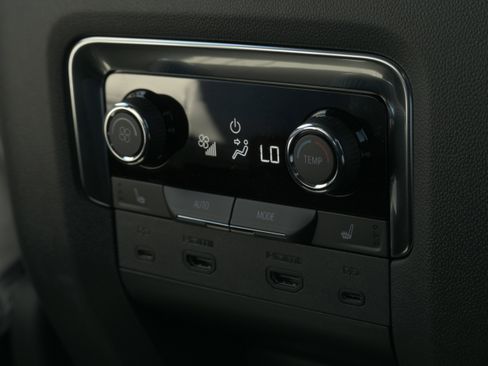 New 2026 Chevrolet Suburban Premier AWD/4WD image 15