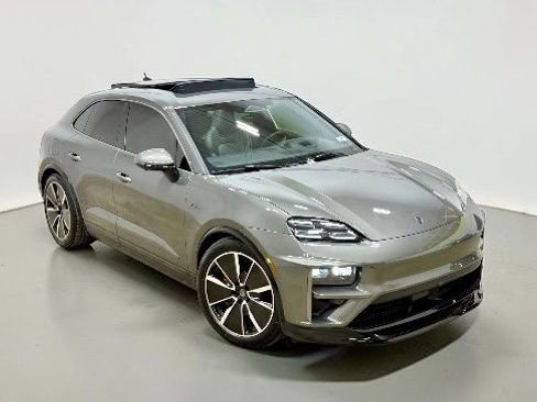 Used 2025 Porsche Macan Turbo Electric image 7