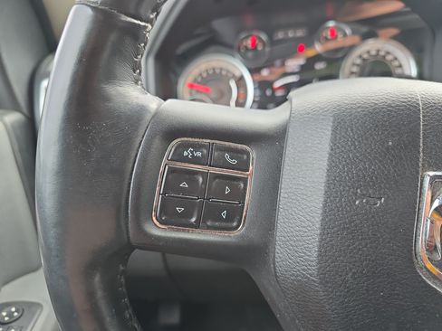 Used 2018 RAM 1500 SLT AWD/4WD image 24