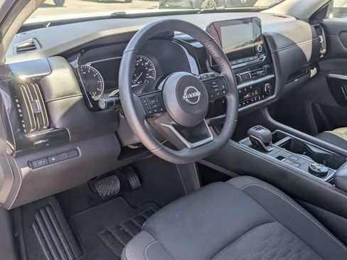 Used 2023 Nissan Pathfinder SV w/ Black Appearance Package AWD/4WD image 32