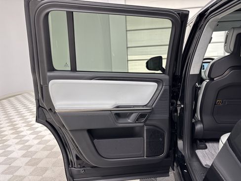 Used 2024 Rivian R1S Adventure AWD/4WD image 17