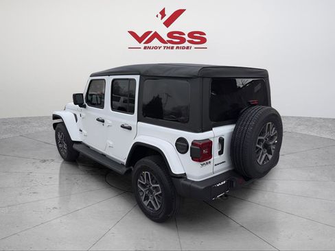 New 2026 Jeep Wrangler Unlimited Sahara AWD/4WD image 3