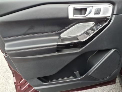 Used 2022 Ford Explorer Platinum w/ Equipment Group 601A image 17