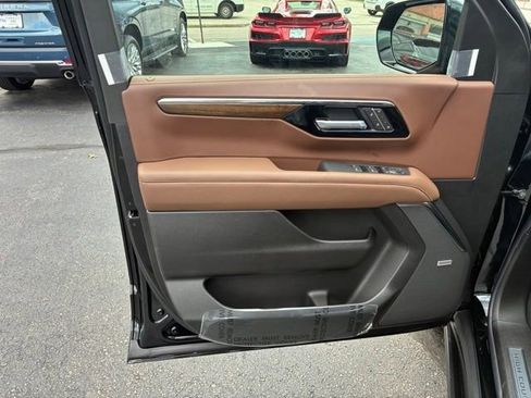 New 2026 Chevrolet Tahoe High Country AWD/4WD image 12