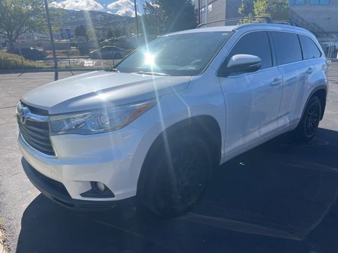 Used 2015 Toyota Highlander XLE image 24